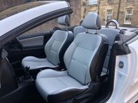 PEUGEOT 207 CC