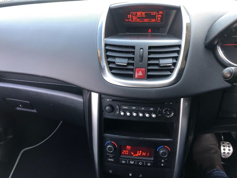PEUGEOT 207 CC