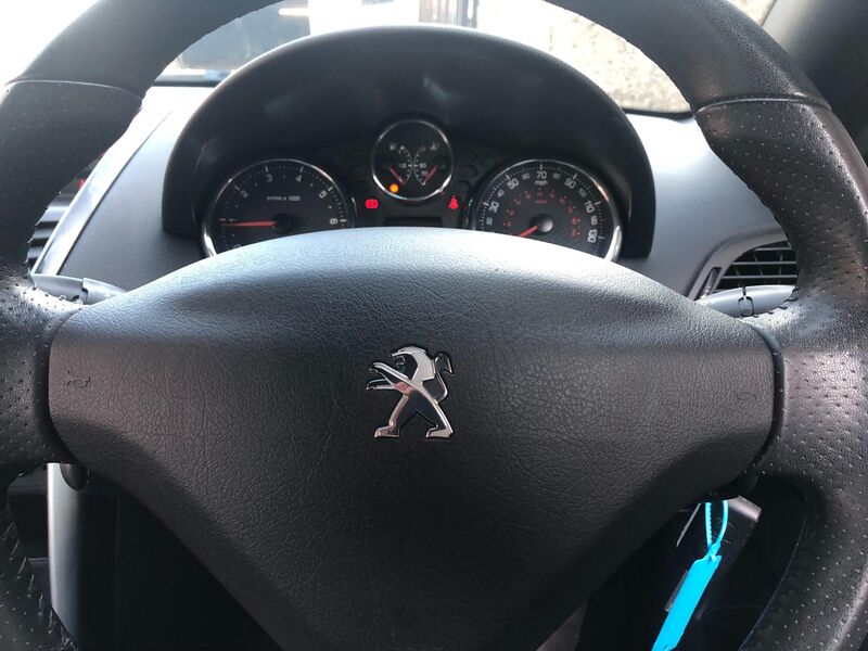PEUGEOT 207 CC