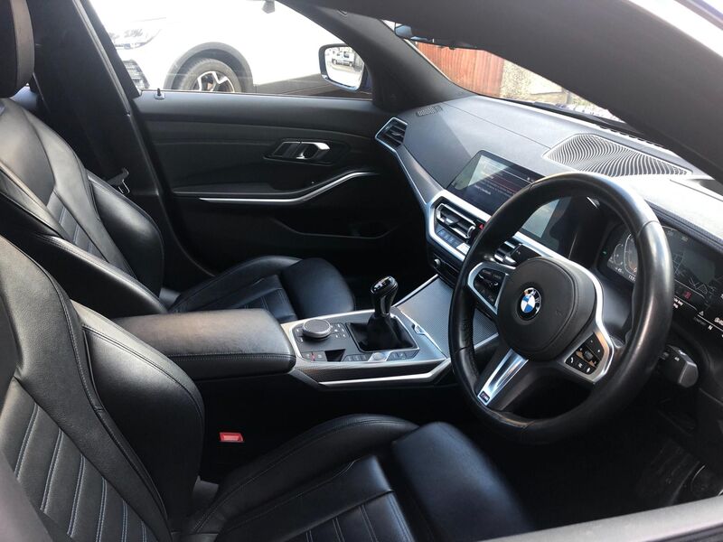 BMW 3 SERIES