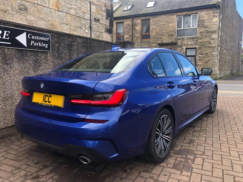BMW 3 SERIES