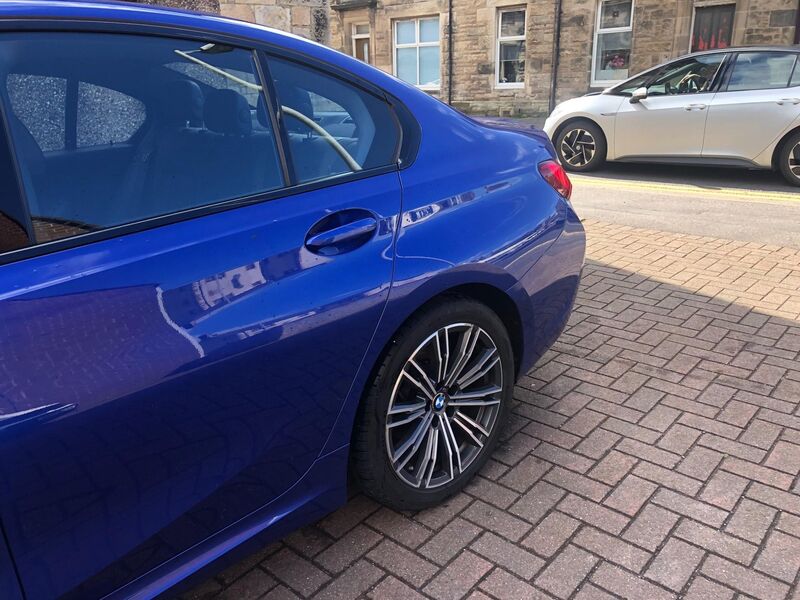 BMW 3 SERIES