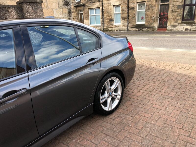 BMW 3 SERIES