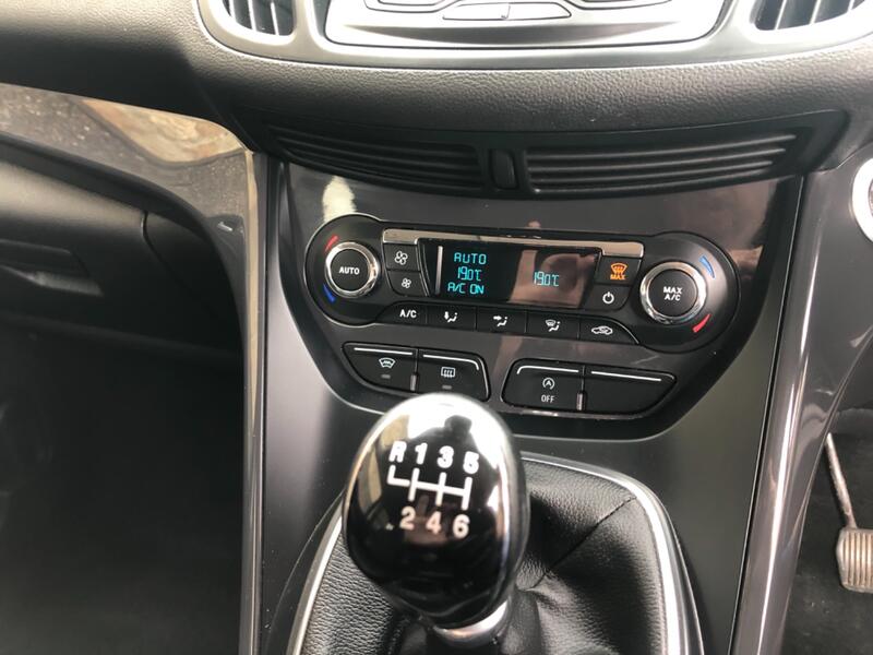 FORD KUGA