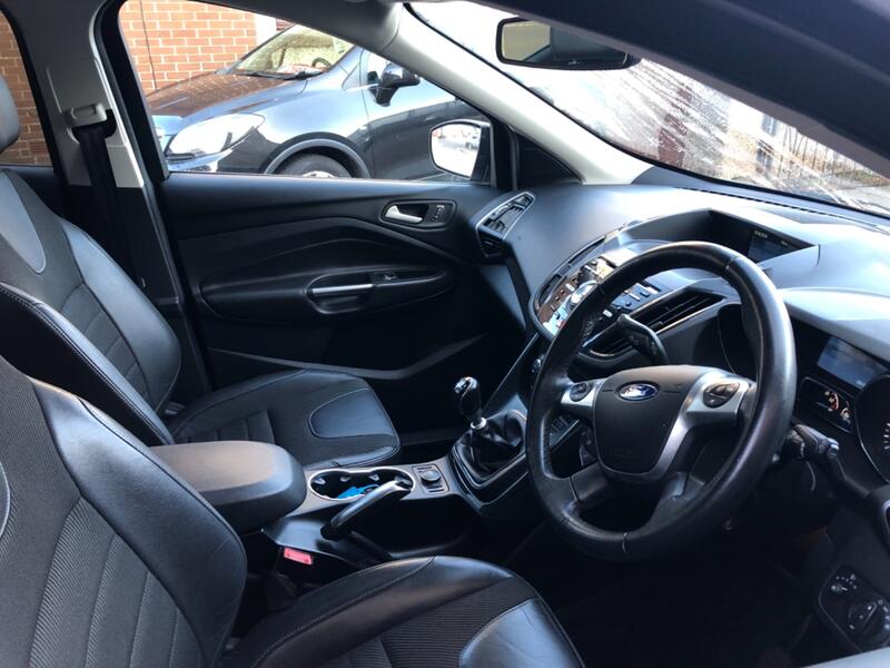 FORD KUGA