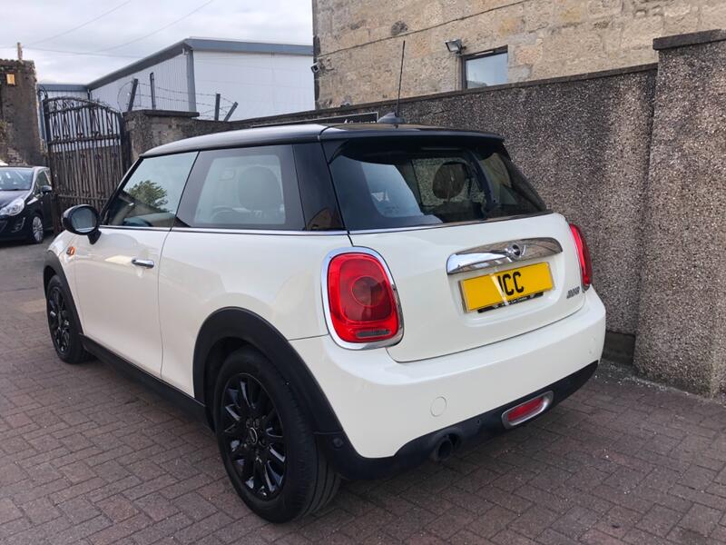 MINI HATCH