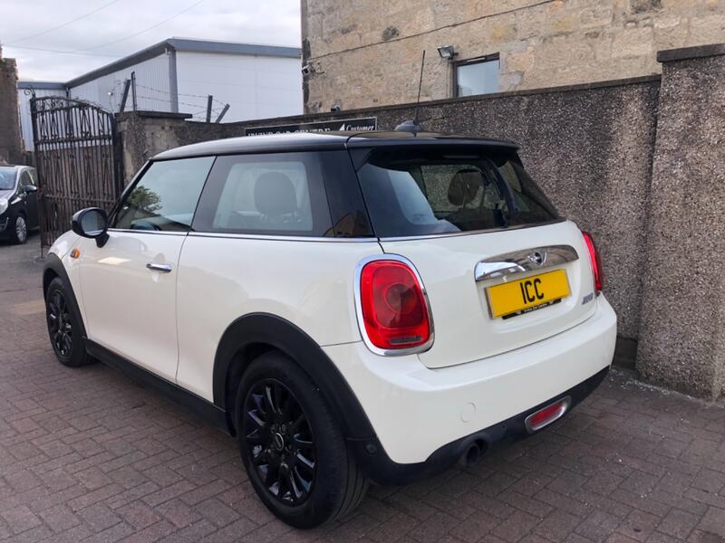 MINI HATCH