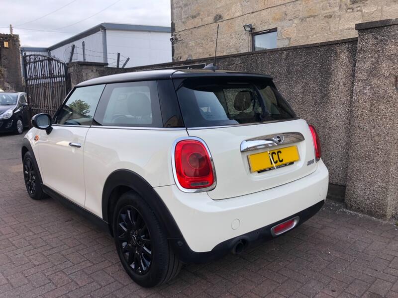 MINI HATCH