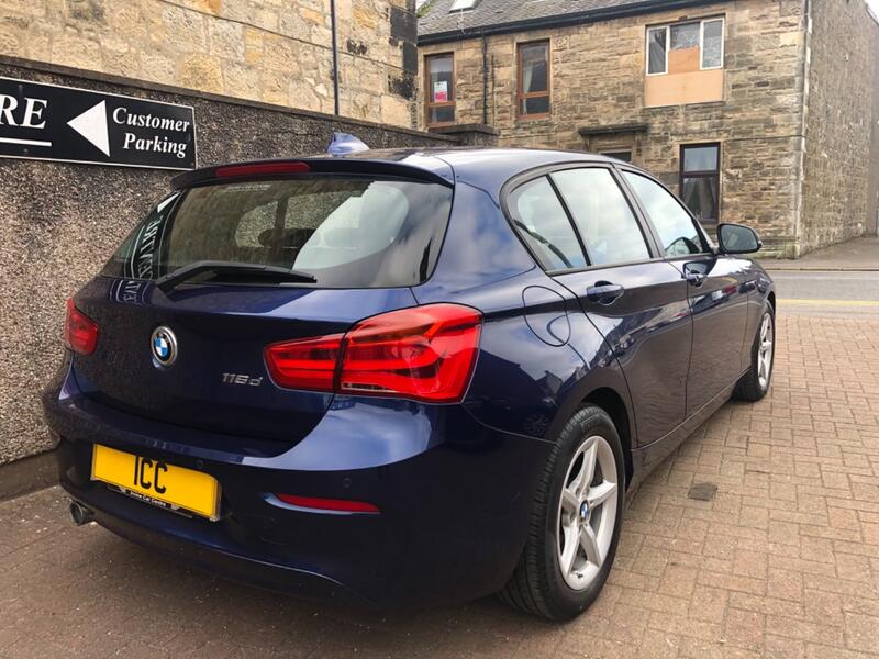 BMW 1 SERIES