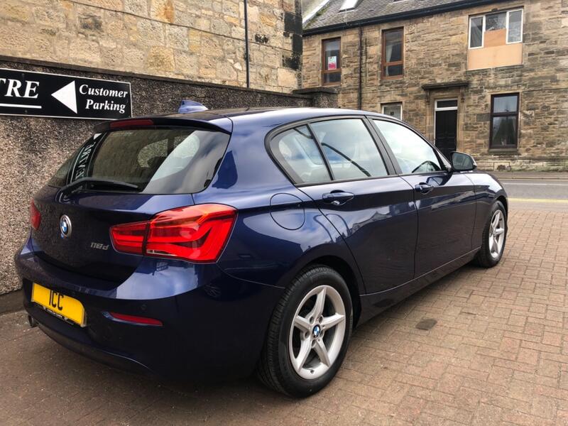 BMW 1 SERIES