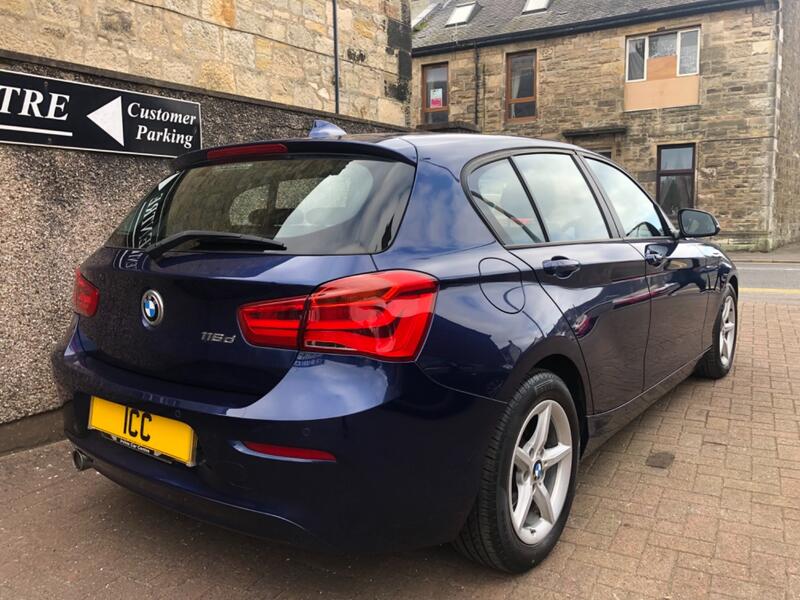 BMW 1 SERIES
