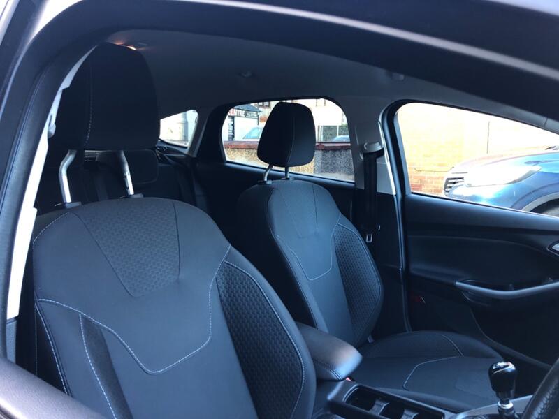FORD FOCUS