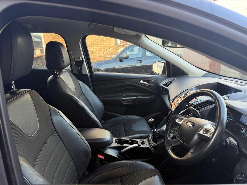FORD KUGA