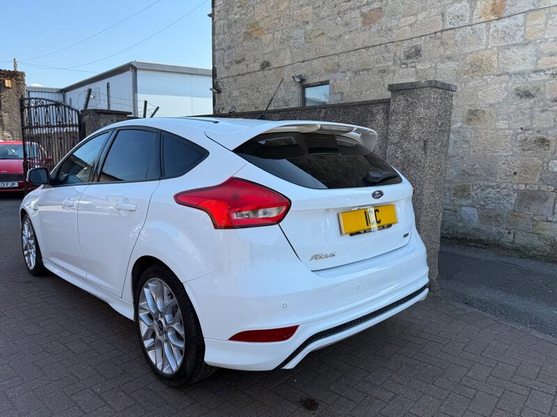 FORD FOCUS